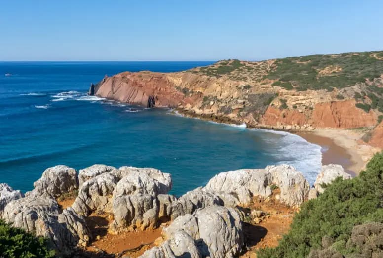 Check out her guide <a href="https://www.opreismetco.nl/en/portugal-en/fishermens-trail-tips" target="_blank">here</a>